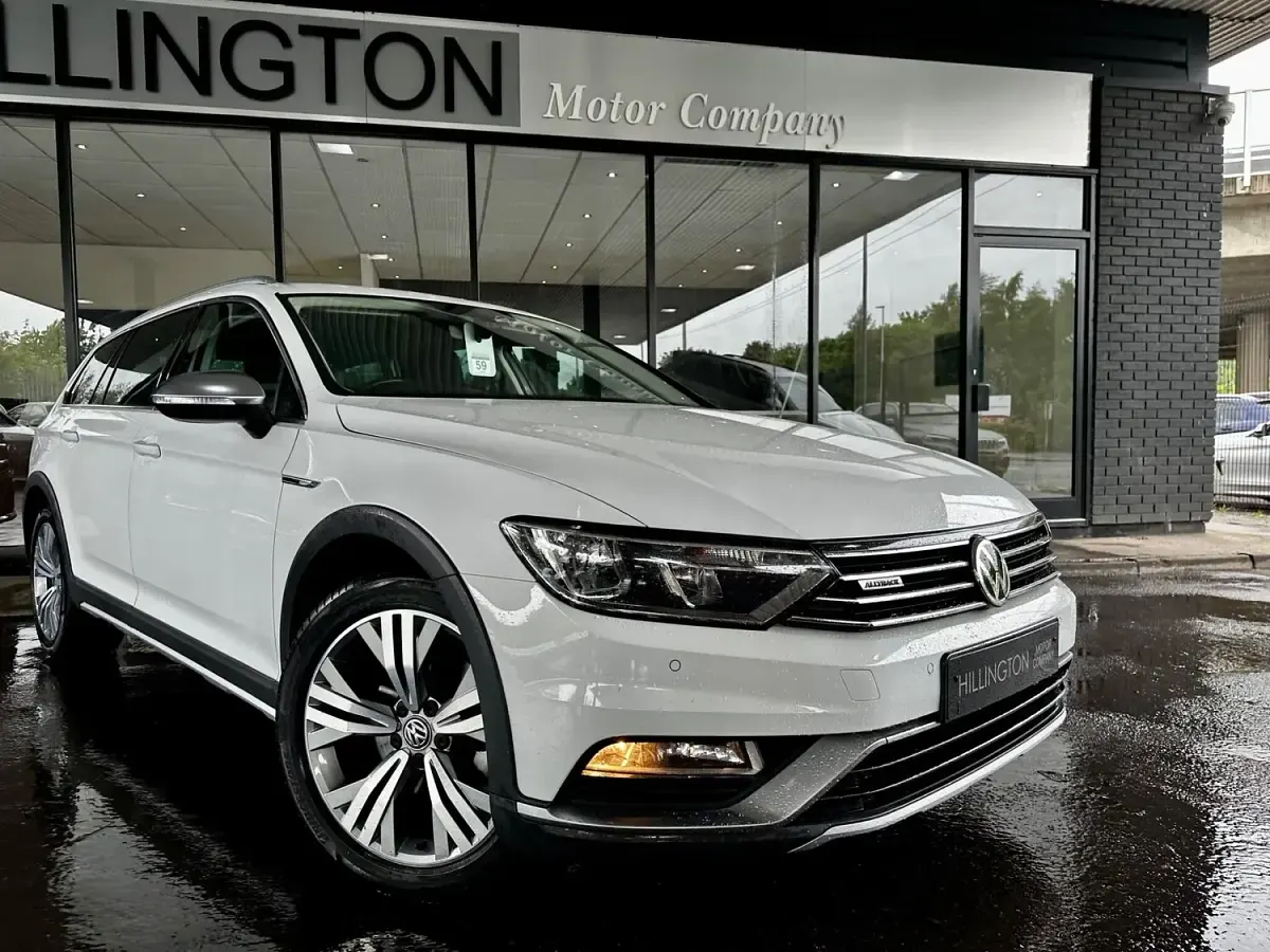 Used VW Passat Alltrack S 2017 White Estate