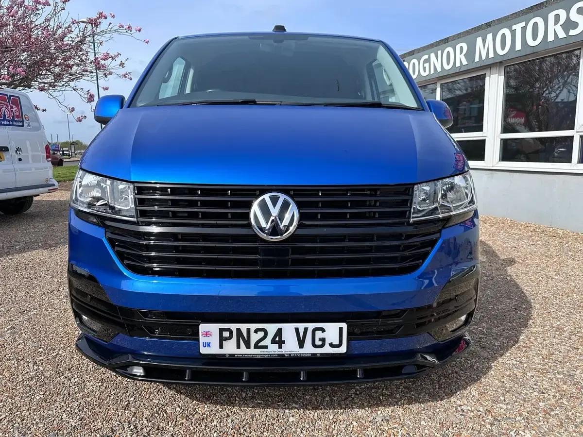 Used VW Transporter Highline 204 HP (150 kW) 2024 Blue Van