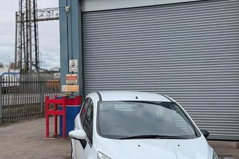 White Used 2015 Ford B-MAX Zetec MPV | £3,695 (Good price) - Image 1/1