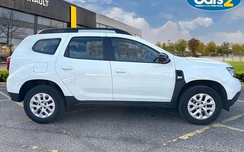 Used Dacia Duster Comfort 91 HP (66 kW) 2022 White SUV