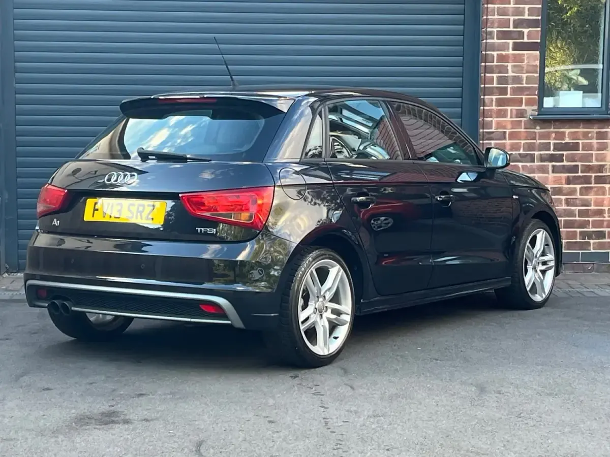 Używany Audi A1 S-Line 2013 Czarny Hatchback