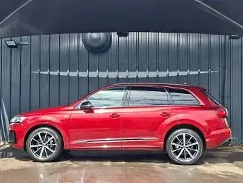 Used Audi Q7 Black Edition 286 HP (210 kW) 2022 Red SUV