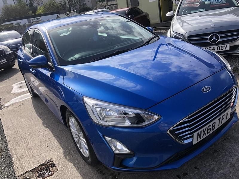 Used Ford Focus Titanium 125 HP (91 kW) 2018 Blue Hatchback