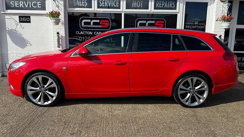 Used Vauxhall Insignia SRi 160 HP (117 kW) 2012 Red Estate