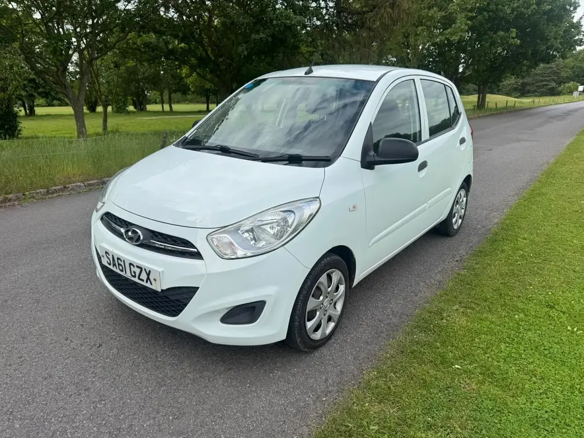 Used Hyundai i10 Classic 2011 White Hatchback