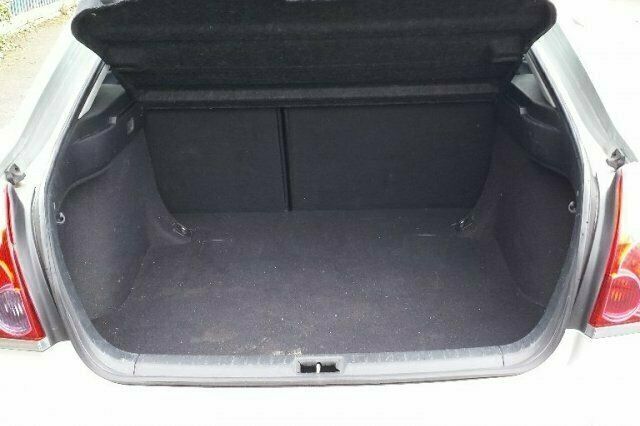 Usado Toyota Avensis 127 HP (93 kW) 2004 Citadino