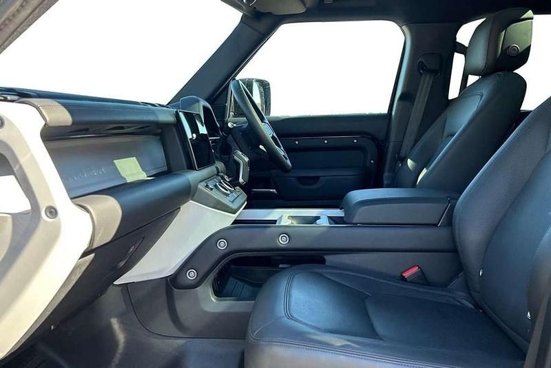 Used Land Rover Defender HSE Dynamic 296 HP (217 kW) 2024 Black SUV