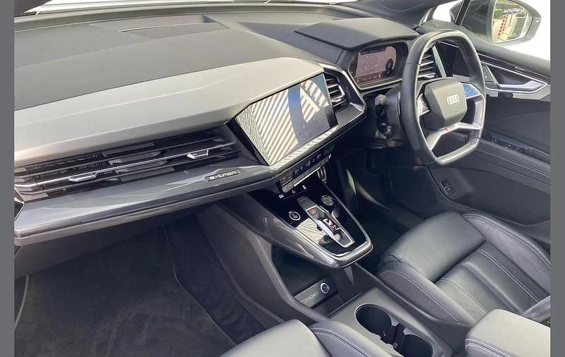Used Audi Q4 e-tron Comfort 219 kW (299 HP) 2023 White SUV