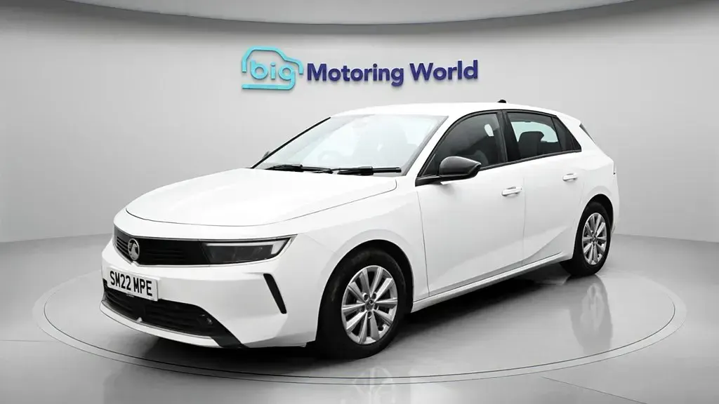 Gebraucht Vauxhall Astra Design Edition 130 PS (95 kW) 2022 Weiß Kleinwagen
