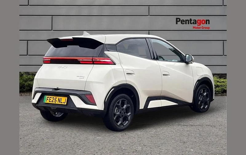 Used BYD Dolphin Surf Comfort 114 kW (156 HP) 2025 White Hatchback