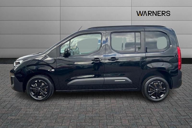 Used Citroën Berlingo 130 HP (95 kW) 2024 Black MPV