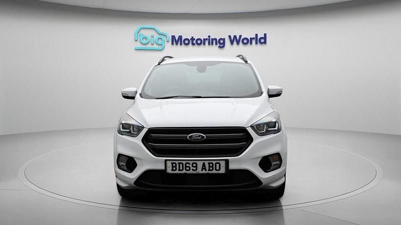 Used Ford Kuga ST-Line 150 HP (110 kW) 2019 White SUV