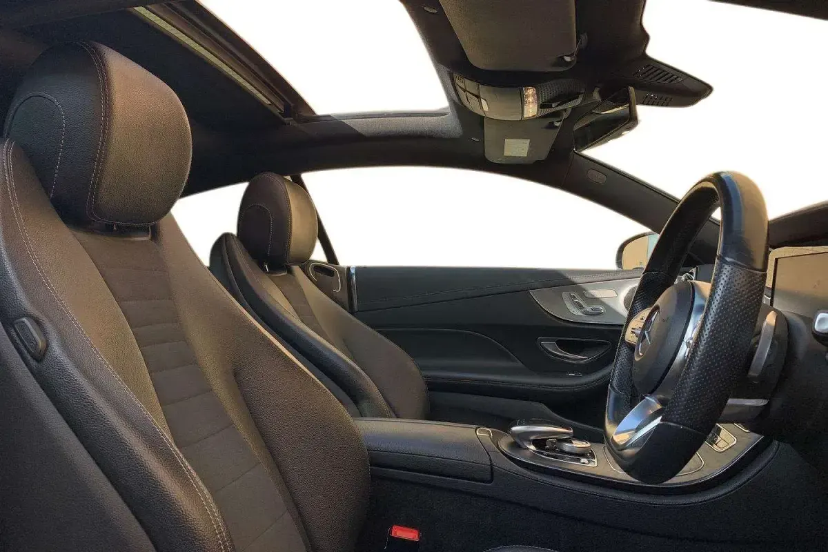 Usado Mercedes E300 AMG Line Premium 245 HP (180 kW) 2018 Cinzento Coupé