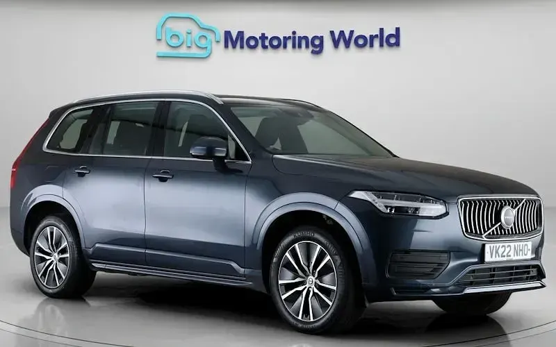 Used Volvo XC90 Momentum 235 HP (172 kW) 2021 SUV