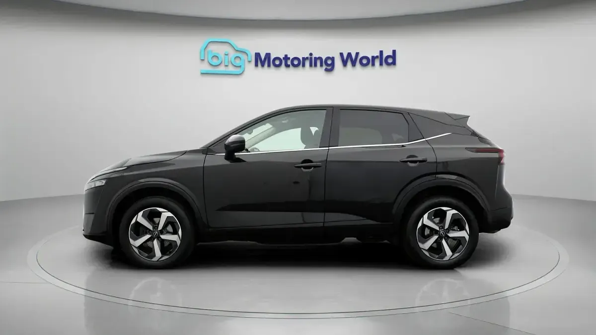 Used Nissan Qashqai N-Connecta 140 HP (102 kW) 2023 Black SUV