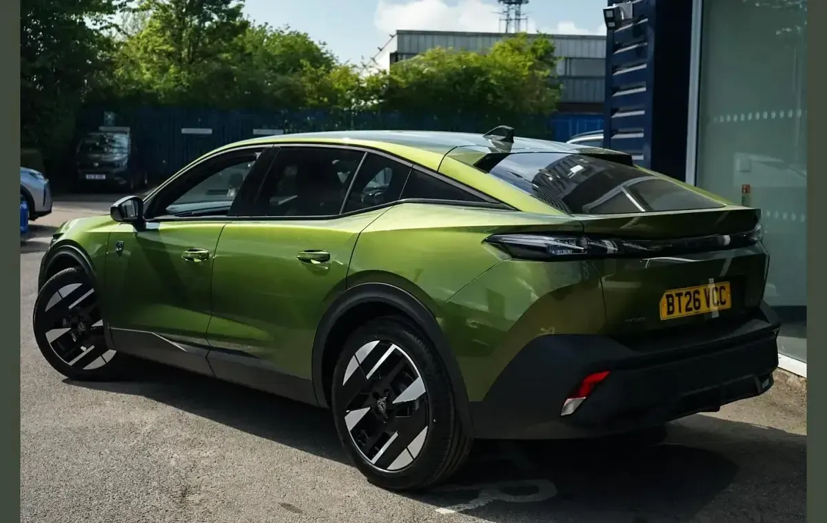 New Peugeot 408 Premium 143 HP (105 kW) 2026 Green SUV