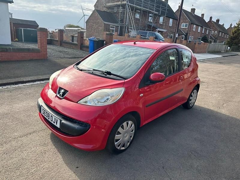 Used Peugeot 107 68 HP (50 kW) 2008 Red Hatchback
