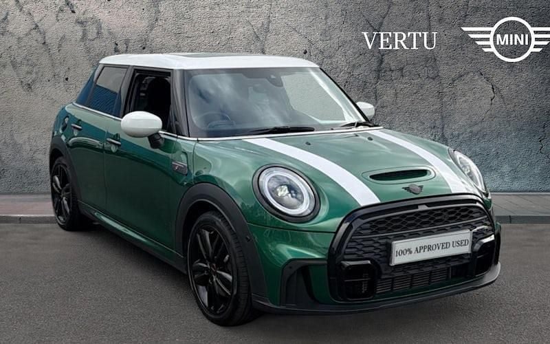 Usado Mini Cooper S Sport 178 HP (130 kW) 2022 Verde Citadino