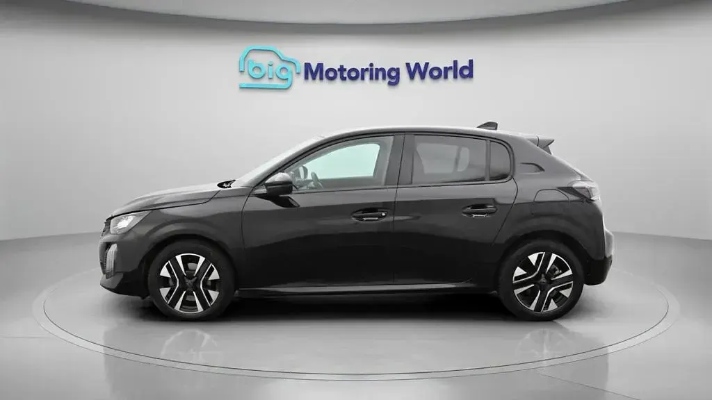 Used Peugeot 208 Allure 100 HP (73 kW) 2024 Black Hatchback