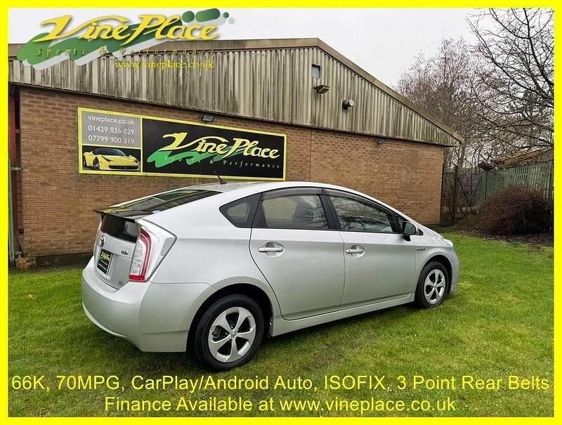Used Toyota Prius 2014 Silver Hatchback