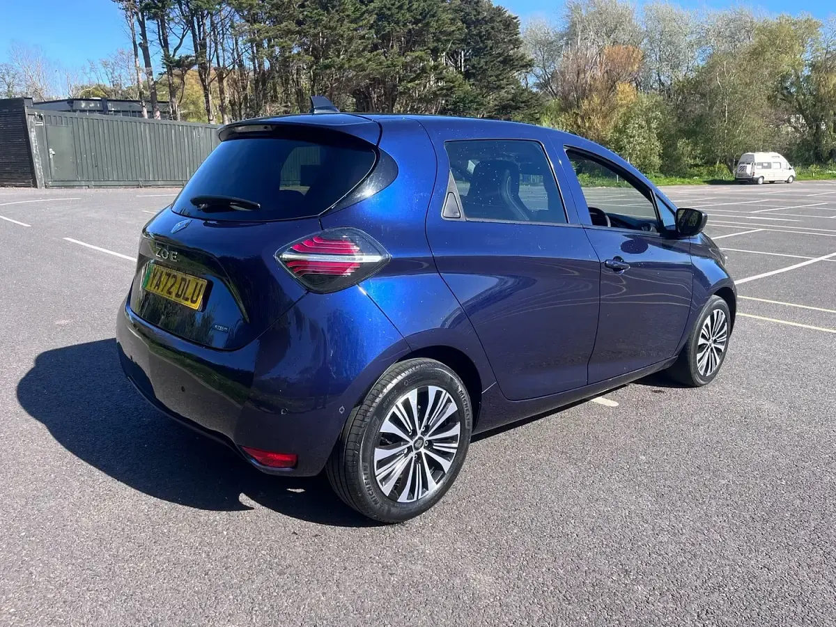 Used Renault Zoe Techno 100 kW (136 HP) 2022 Blue Hatchback