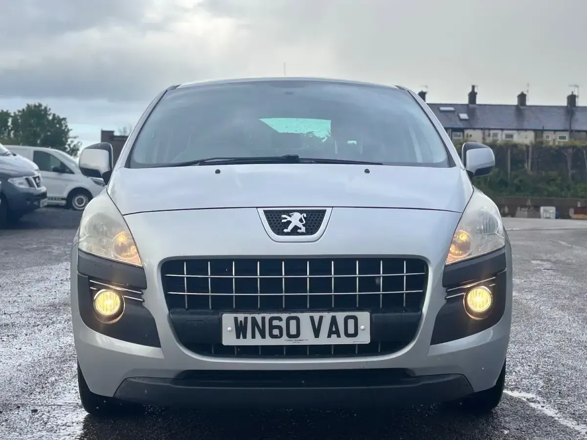 Used Peugeot 3008 Sport 112 HP (82 kW) 2010 Silver Estate