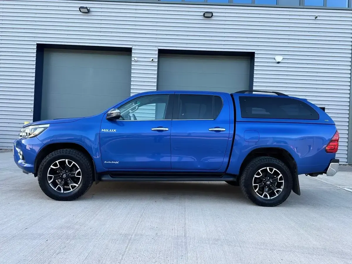 Used Toyota HiLux 150 HP (110 kW) 2018 Blue Pickup