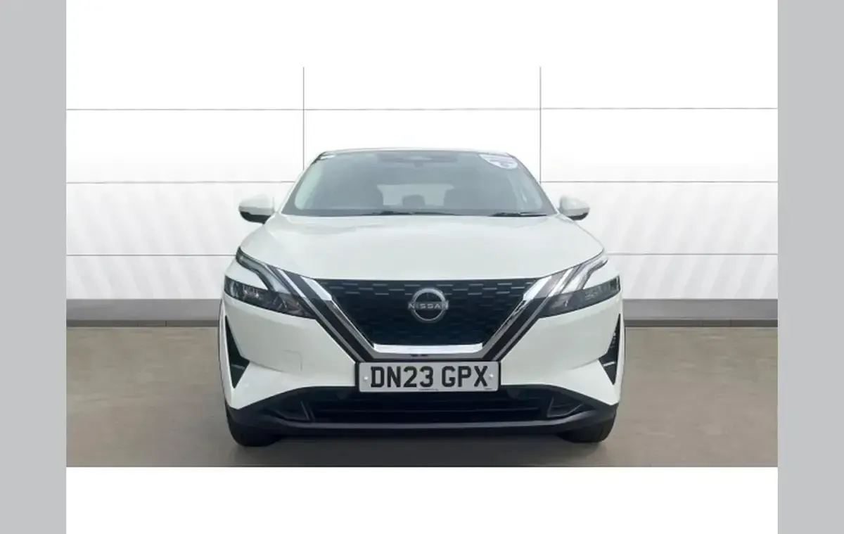 Used Nissan Qashqai Acenta Premium 138 HP (101 kW) 2023 White SUV