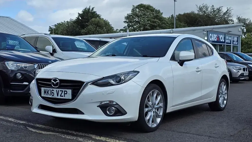 Used Mazda 3 Inclusive 120 HP (88 kW) 2016 White Hatchback