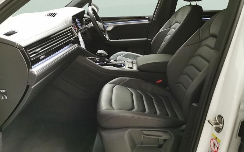 Used VW Touareg R-line 231 HP (169 kW) 2022 White SUV