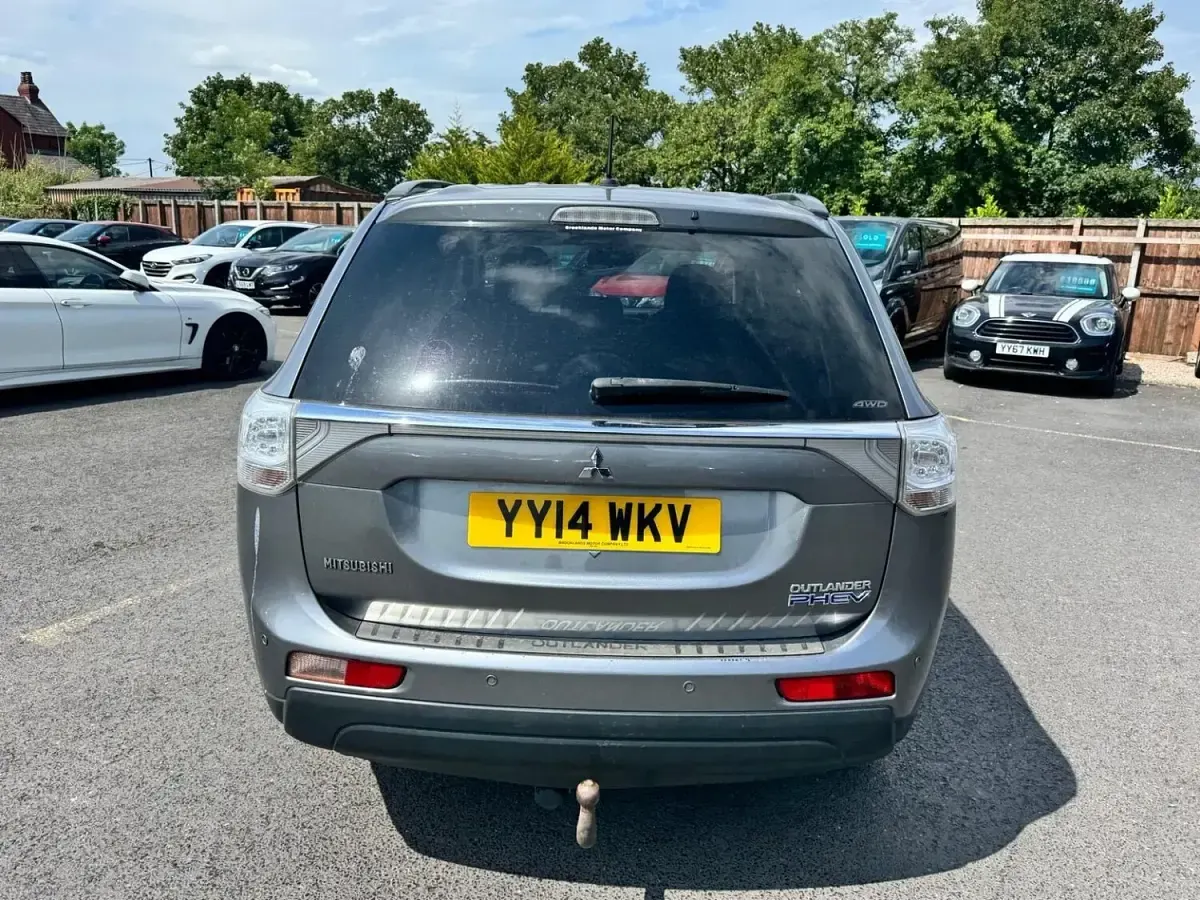 Used Mitsubishi Outlander P-HEV 2014 Grey SUV