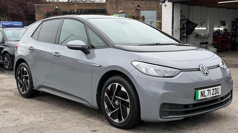 Grey Used 2022 VW ID.3 Pro Performance Hatchback | £12,795 (Good price) - Image 1/4