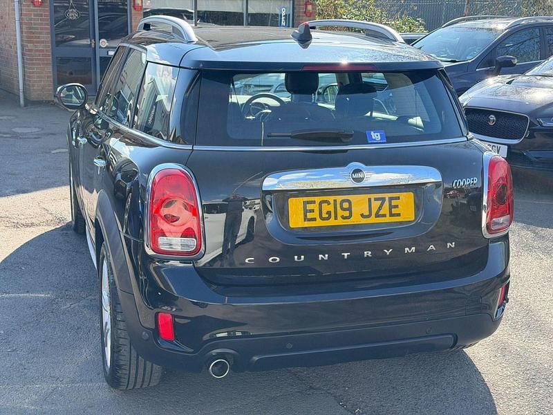 Usado Mini Cooper Exclusive 2019 Negro Utilitario