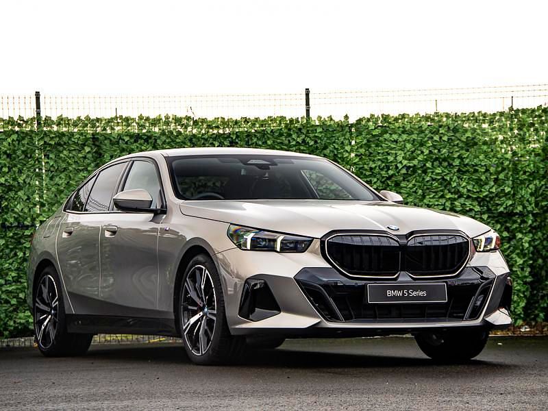 New BMW 520 Comfort Edition 208 HP (152 kW) 2025 Grey Sedan