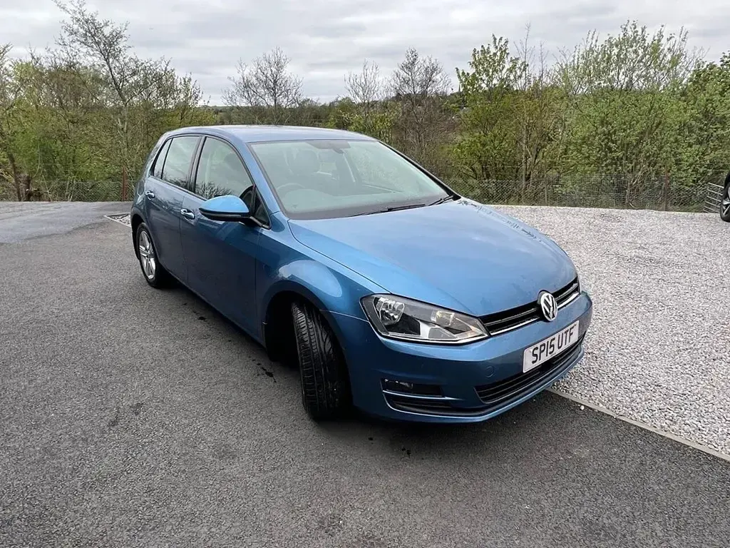 Used VW Golf VII Match 122 HP (89 kW) 2015 Blue Hatchback