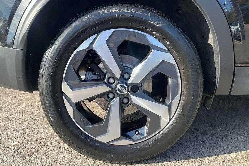 Used Nissan Qashqai N-Connecta 138 HP (101 kW) 2022 Black SUV