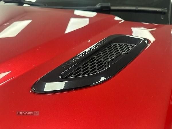 Used Land Rover Range Rover evoque HSE Dynamic 2019 Red Estate