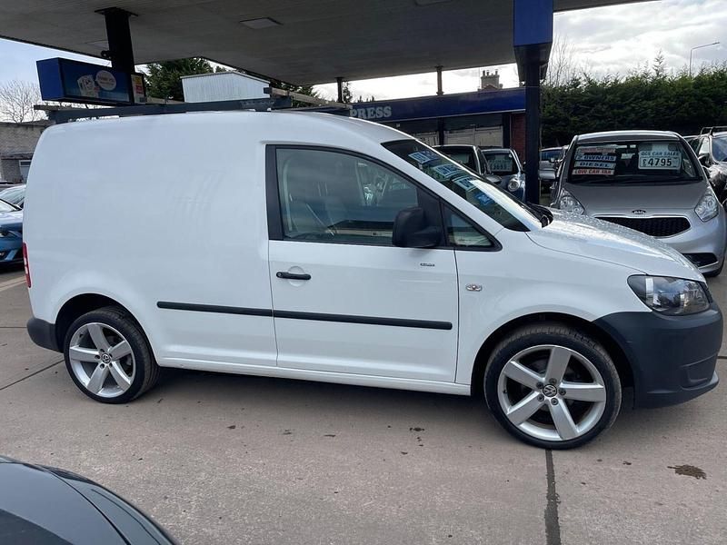 Used VW Caddy 75 HP (55 kW) 2012 White MPV