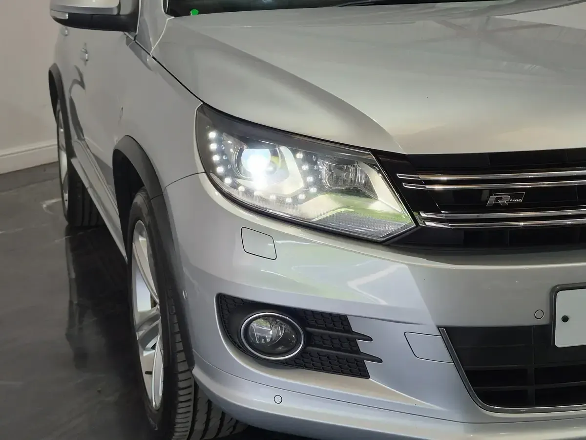 Used VW Tiguan R-line Edition 150 HP (110 kW) 2016 Silver SUV