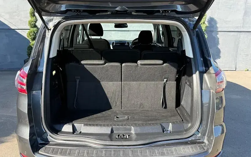 Used Ford S-MAX Titanium 150 HP (110 kW) 2015 Grey MPV