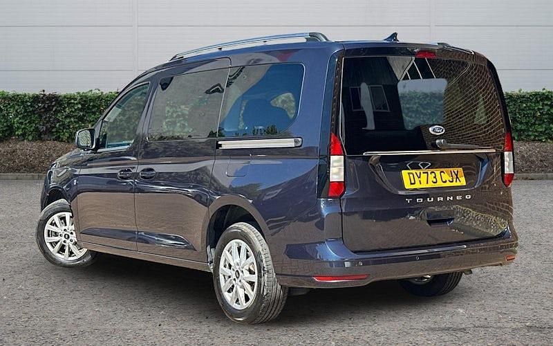 Usado Ford Tourneo Titanium 122 HP (89 kW) 2026 Carrinha