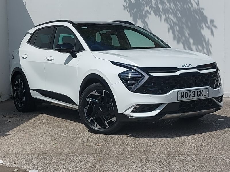 White Used 2023 Kia Sportage GT-Line S SUV | £29,998 (Fair price) - Image 1/4