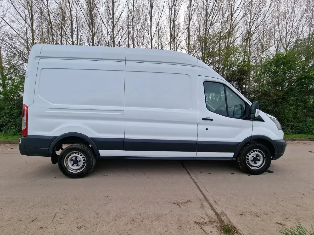 Używany Ford Transit 130 KM (95 kW) 2018 Biały Van