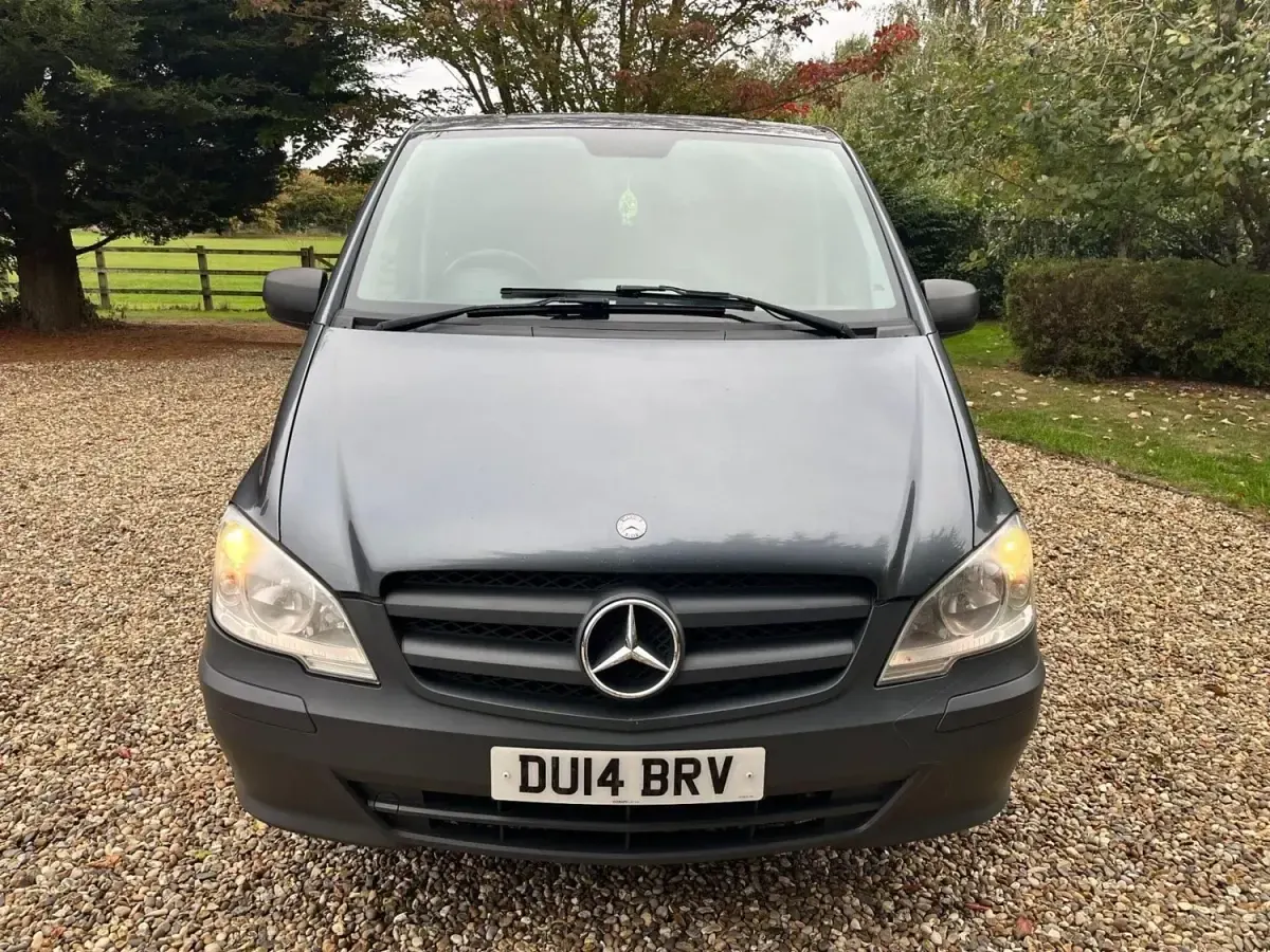 Usado Mercedes Vito 224 HP (164 kW) 2014 Cinzento Van