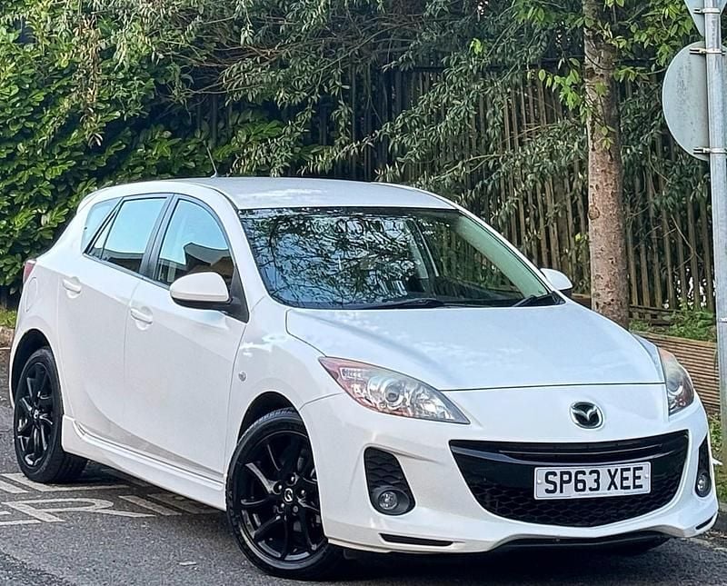Used Mazda 3 105 HP (77 kW) 2013 White Hatchback