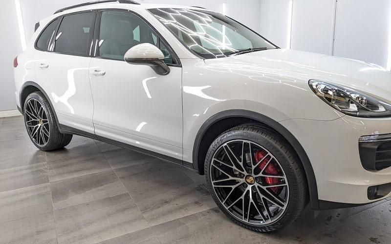 Używany Porsche Cayenne 262 KM (192 kW) 2017 Biały SUV
