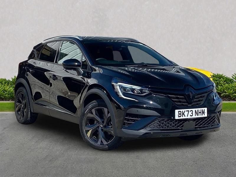 Second-hand Renault Captur Engineered 143 CP (105 kW) 2023 Negru SUV