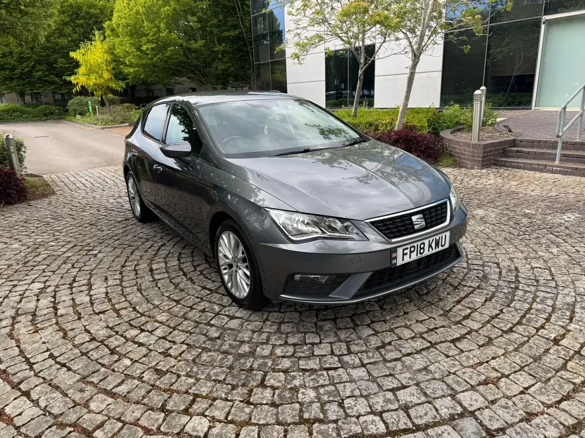 Used Seat Leon SE Dynamic 110 HP (80 kW) 2018 Grey Hatchback