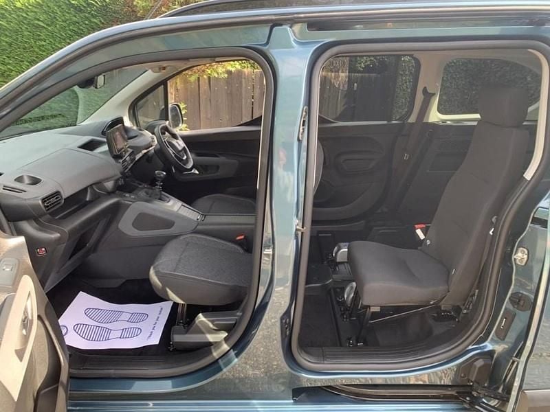 New Peugeot Rifter Allure 2025 Blue MPV