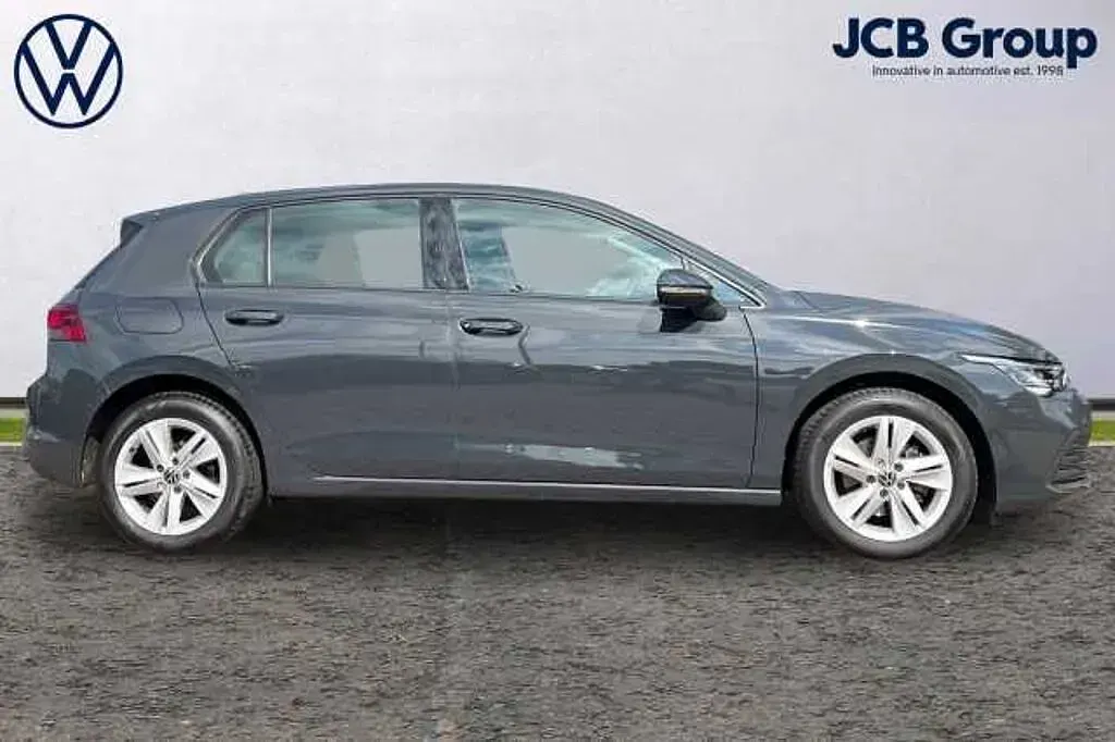 Used VW Golf VIII Life 130 HP (95 kW) 2023 Grey Hatchback